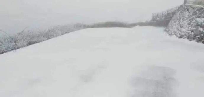 刚刚！福建下雪了！