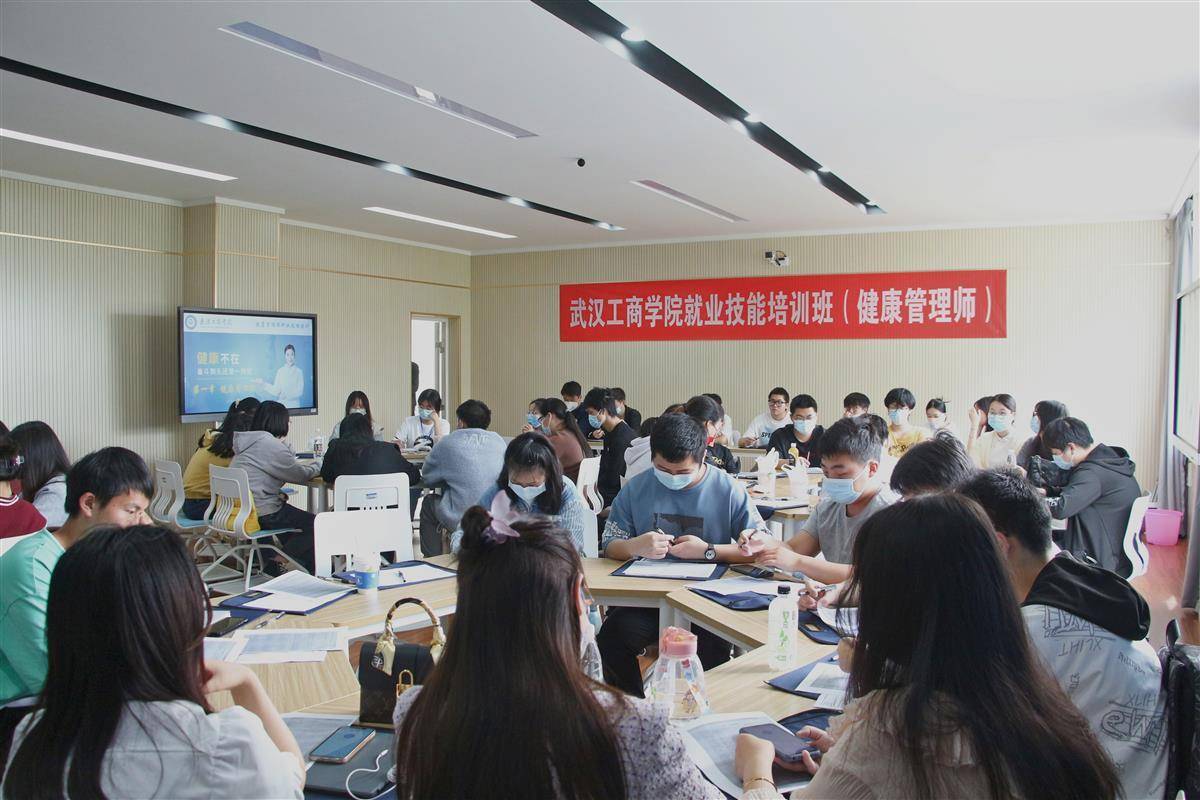 中等证毕业职业学校能考吗_中等职业学校毕业证_中等职业毕业证有用吗
