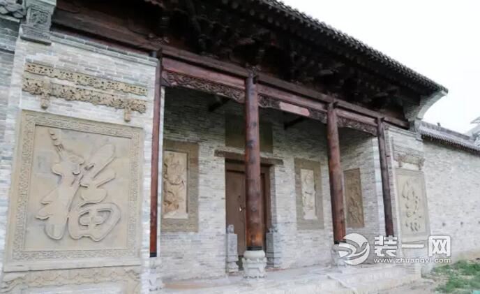 在郑州拆迁工地上惊现一座四合院