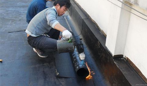 平屋面防水施工的现场 平屋面防水施工的现场