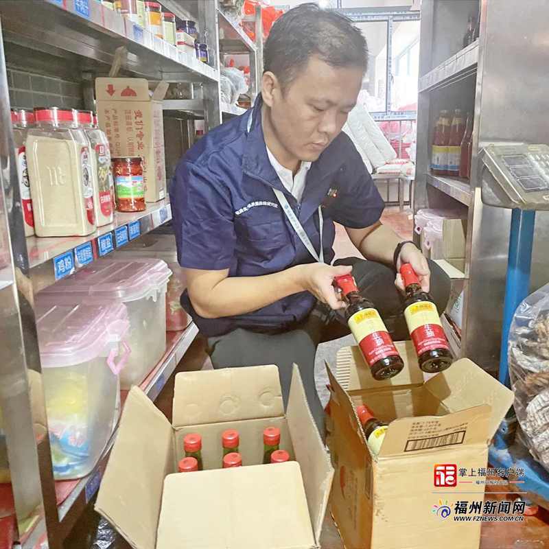 “一月一选 你点我检”执法行动突击检查兴仙饭店（马尾总店）