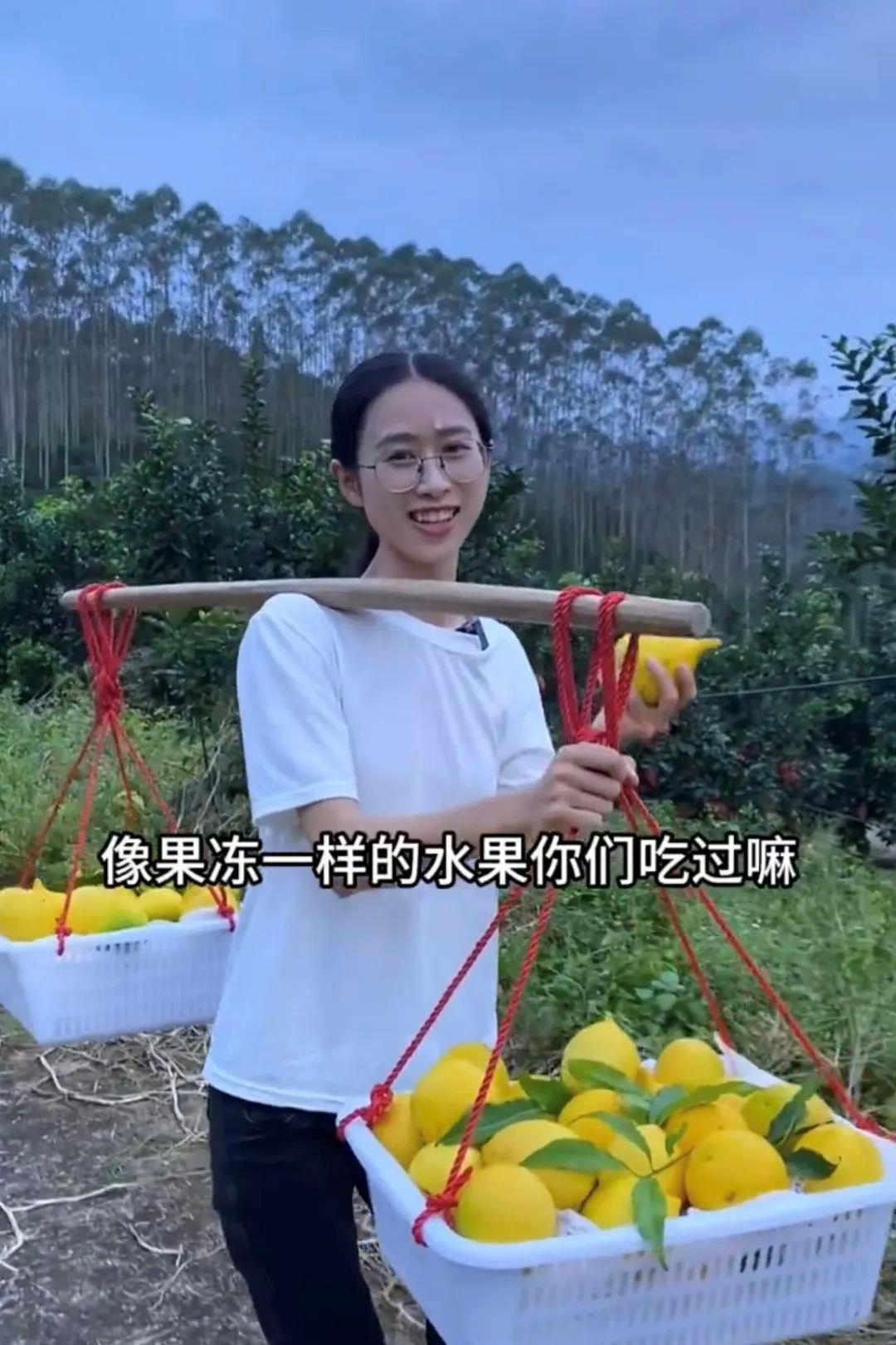 从菜市场摊位走上春晚观众席！福建95后女孩带来什么家乡特产？