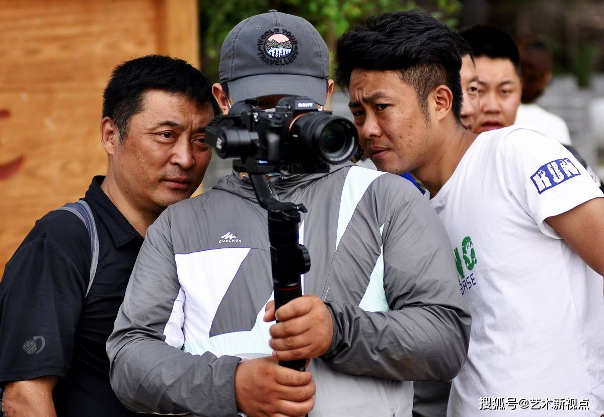 男演员哮喘发作电视剧_哮喘犯了电视剧_电视剧哮喘发病吸的是什么