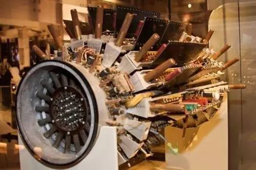 存储器的类型和特点_存储器有哪几种各有什么特点_外存储器特点