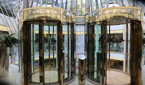 elevators-2400853_960_720.jpg