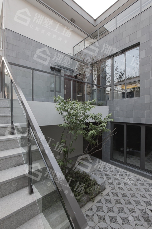 两层农村小别墅庭院景观展示图