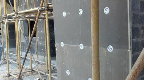 正在施工的自建房外墙