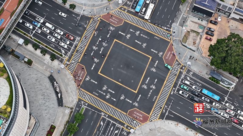 东街口“飞行骑”路口率先上线电动车掉头车道
