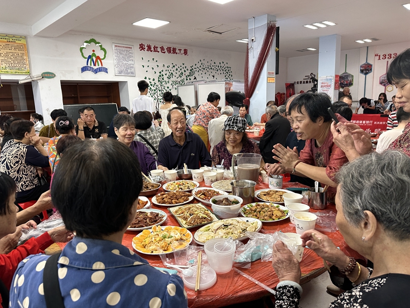 杨桥河南社区：尊老爱老在重阳 邻里同乐庆佳节