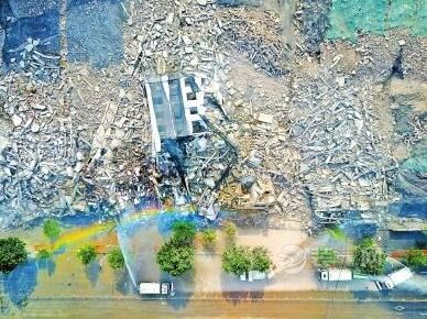 郑州市庙李村6月启动爆破拆迁工作 轻松放倒6栋楼