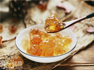 泡发后的桃胶