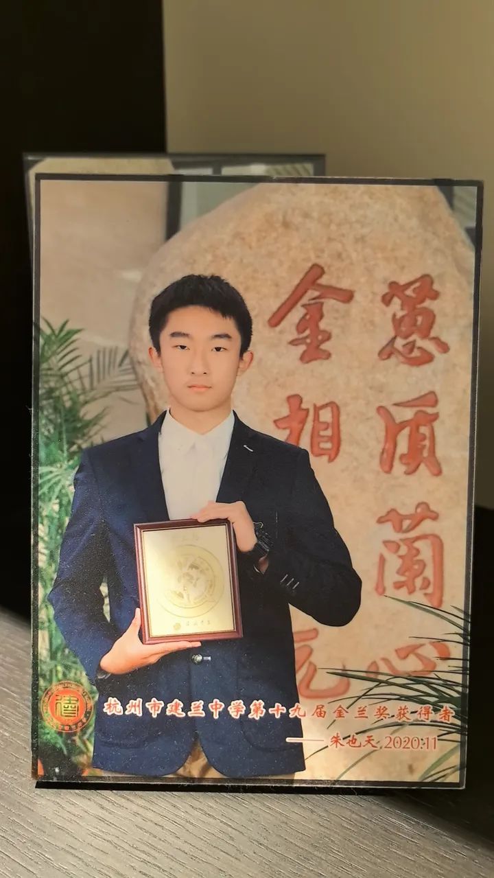 他高考700分！父亲：上可啃老，下可啃小！