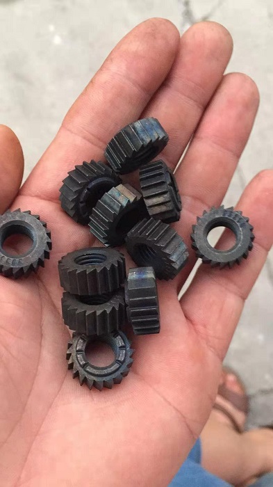 粉末冶金材料在汽车上的应用_粉末冶金汽车零件_粉末冶金零件的缺点