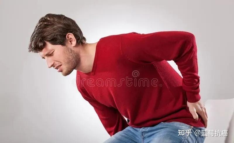 后背疼痛肺癌_后背疼肺癌症状吗_肺癌的后背疼什么症状