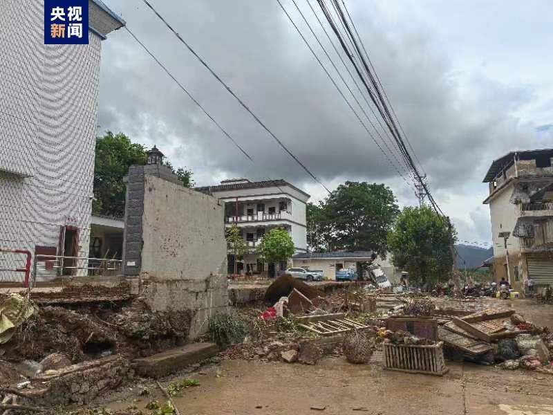 广东梅州两地因强降雨灾害造成9人死亡6人失联