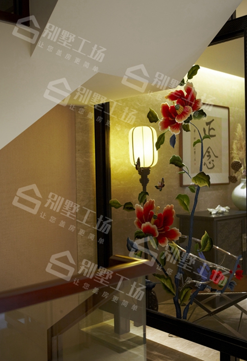 三层中式别墅楼梯间细节展示图片