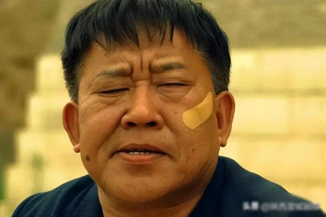 电视剧哮喘发病吸的是什么_电视剧哮喘病突发视频_男演员哮喘发作电视剧