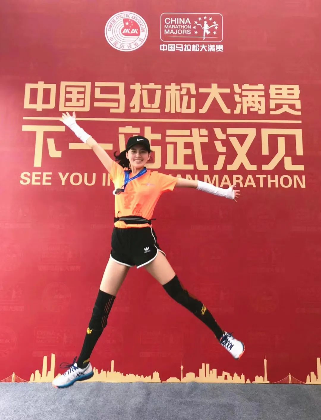 29岁福建姑娘，彻底火了！网友：爽文大女主！