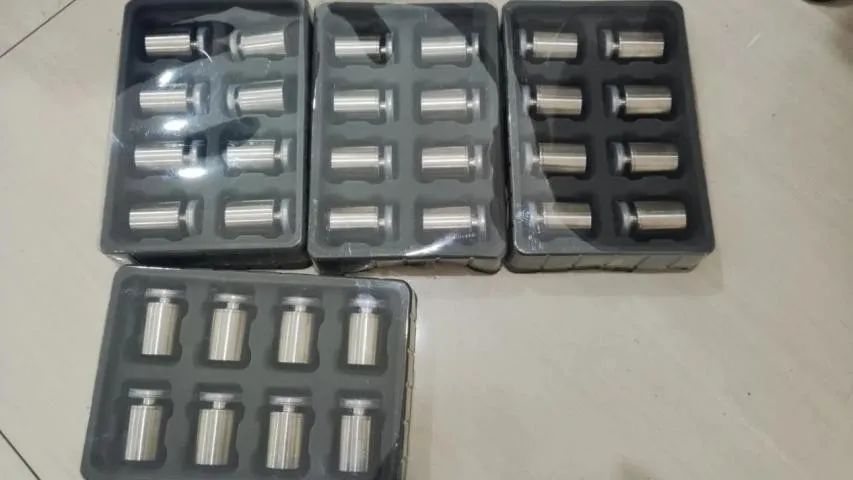 女孩路上捡到个快递，挽回19万损失！
