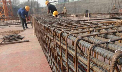 自建别墅钢筋施工现场