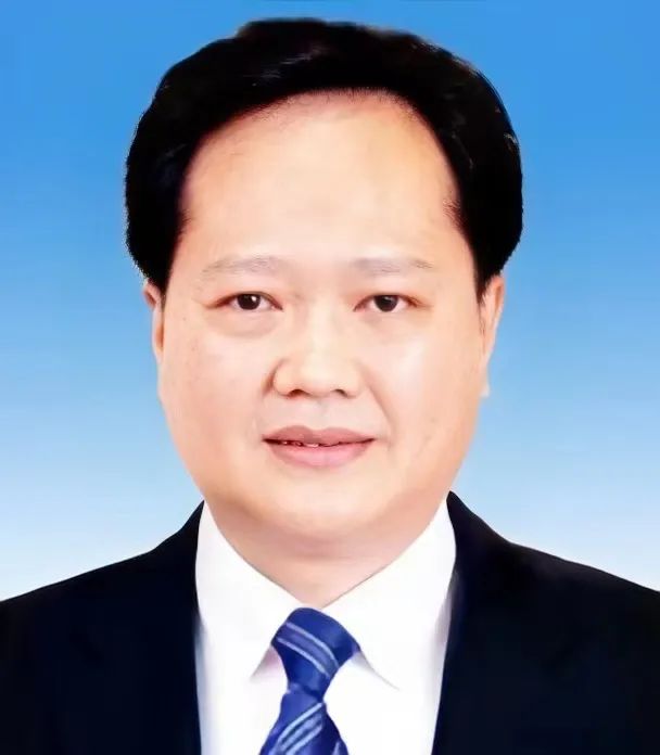 时隔6年重返福建，陈冬任省人大常委会党组副书记