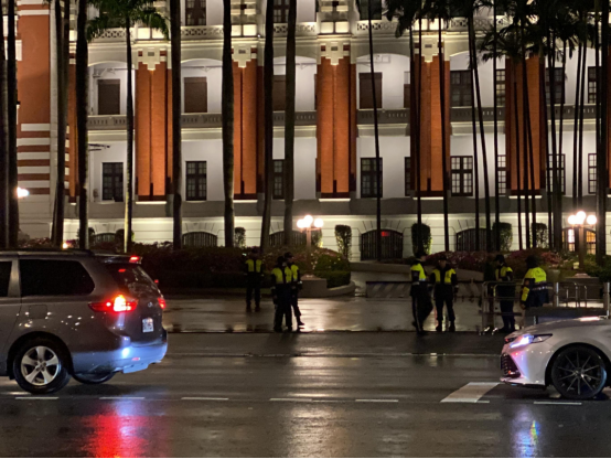 蔡英文办公室一卫兵举枪自戕身亡，台媒曝光现场画面