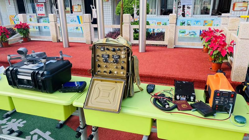 鼓东街道开展全国科普日宣传暨无线电知识进校园活动