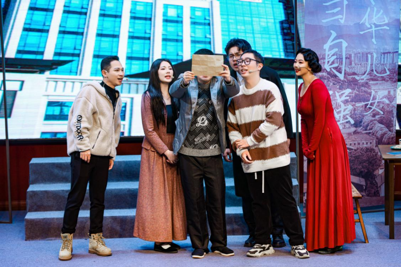 聆听剧场里的诗行 市图书馆第三届诗歌剧场上演精彩瞬间
