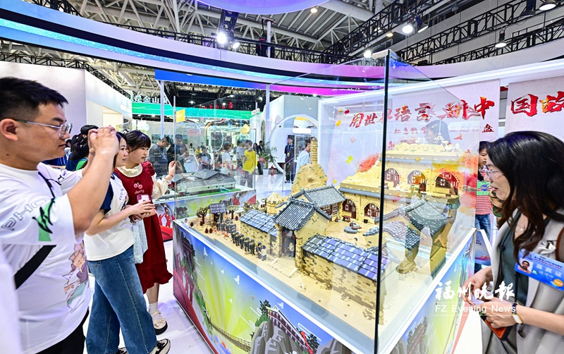 7000个小时+100万个积木 积木交互沙盘惊艳