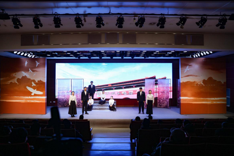 聆听剧场里的诗行 市图书馆第三届诗歌剧场上演精彩瞬间