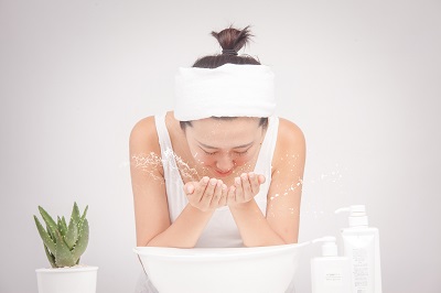 清洁面部