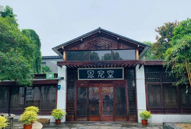 宠物丧葬，「烧」出一条新赛道