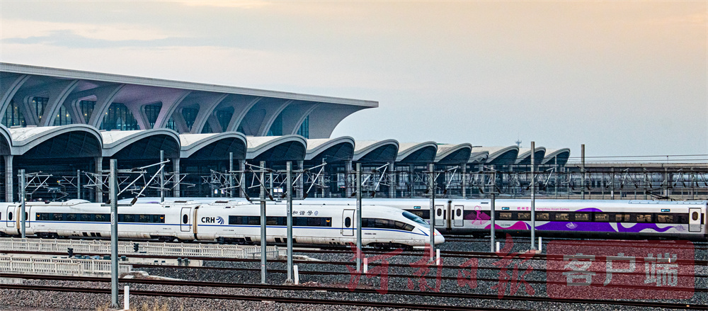 郑州航空站全国高铁物流中心建设初见成效 (1).jpg