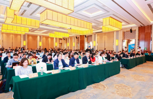 引领美毛趋势，健合集团亮相第二届国际宠物营养与产业会议展现最新科研成果
