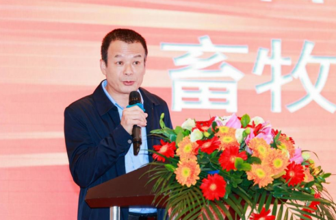 引领美毛趋势，健合集团亮相第二届国际宠物营养与产业会议展现最新科研成果