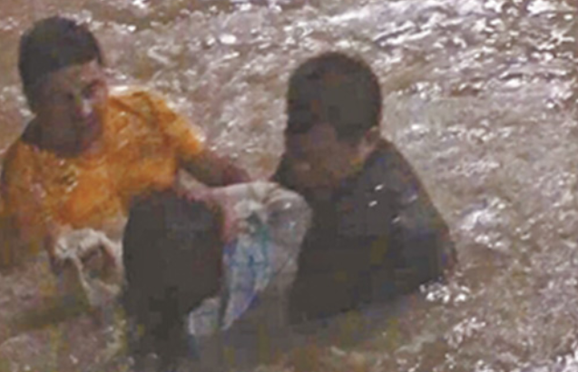 桂林警民联手救起漓江轻生少女：家人不在身边，宠物狗也死了