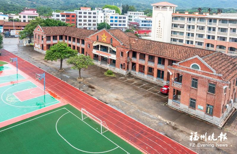 江兜华侨中学红砖楼：“八亿五千万元”的教育丰碑