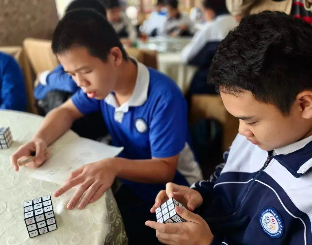 什么？初中生在校天天“打麻将”？！校长：我让打的！