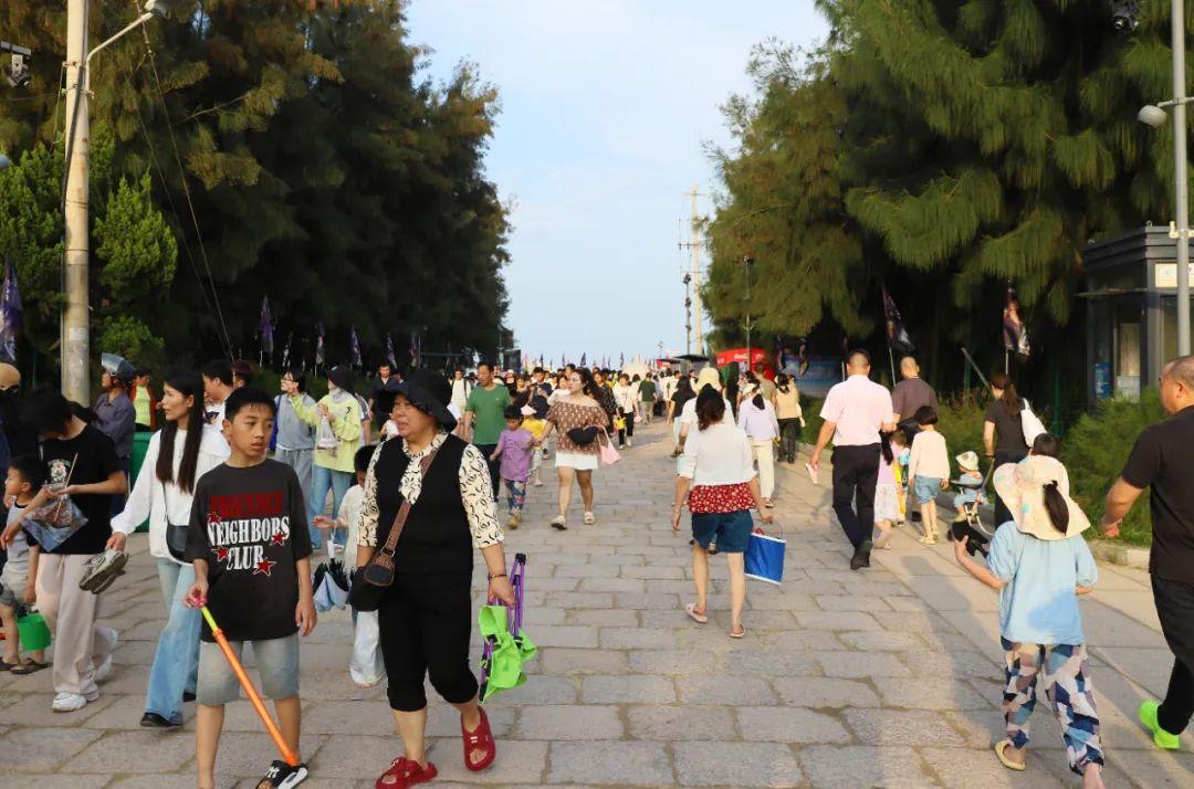 赶海、快闪、非遗……“五一”假期第2天！游客在福州玩这些！