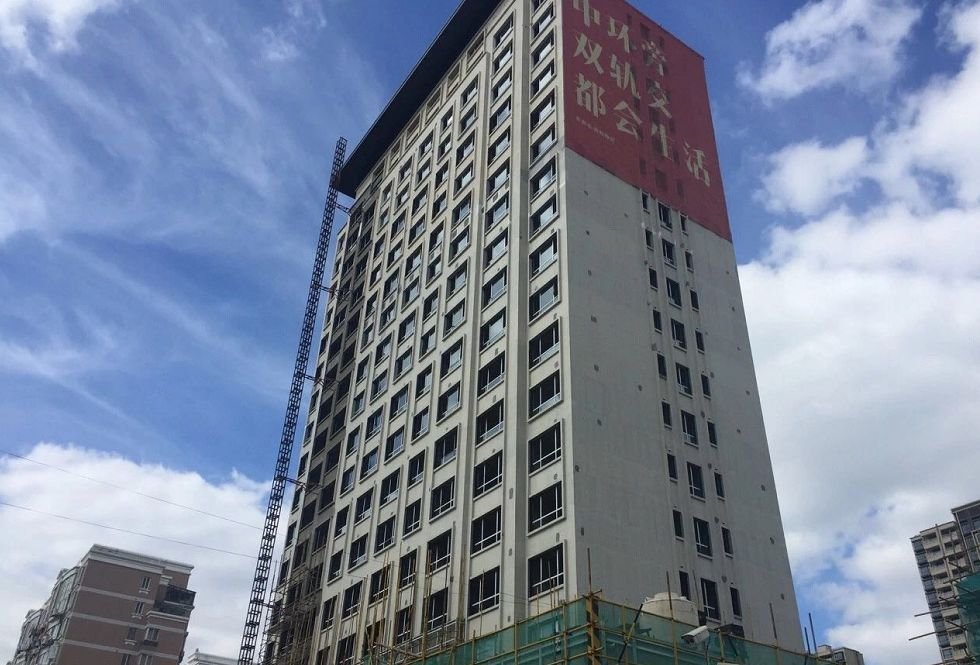 头次见装修师傅这样贴瓷砖，使用几十年，都不担心会脱落了