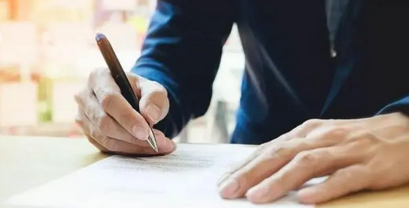 哈士奇被金毛活活咬死，主人索要5千精神损失费遭拒