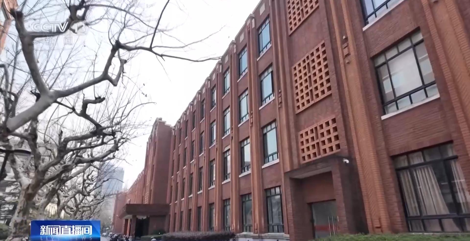 大学生论文“AI味儿”渐浓？使用AI工具 各高校“立规矩”了→