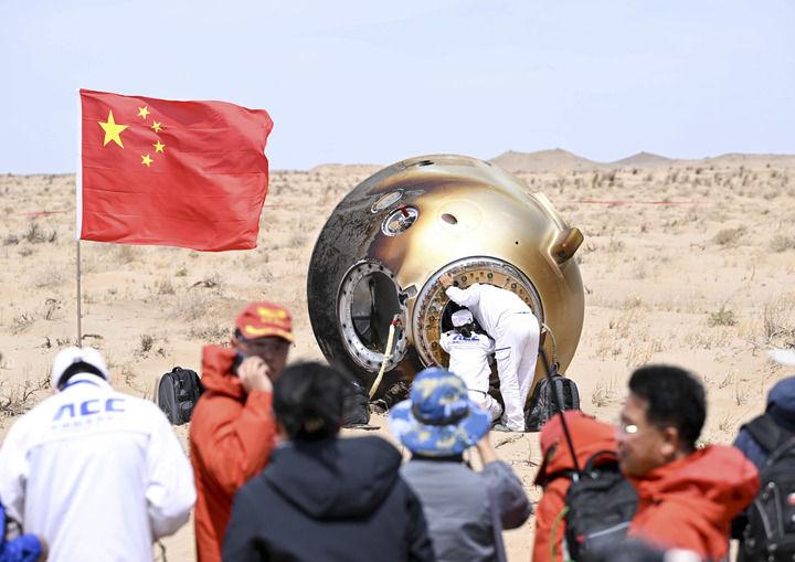 神舟十九号载人飞船返回舱成功着陆 神舟十九号载人飞行任务取得圆满成功