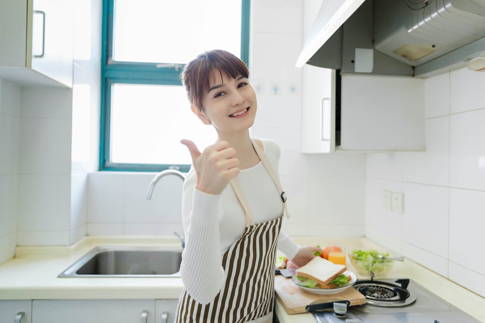 厨卫吊顶用哪一种材料？若不是师傅提醒，差点被忽悠了！