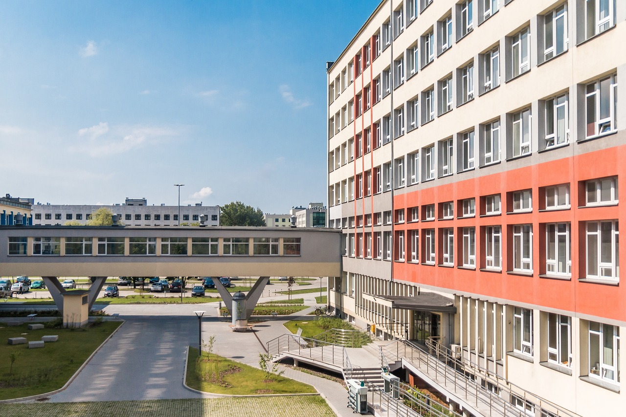 揭秘山东青岛卫生学校，引领健康教育的新里程碑