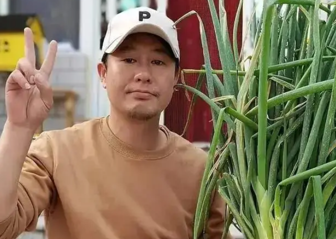 好意外！《狂飙》张颂文家的宠物竟然是流浪猫流浪狗