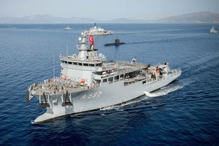 中国2艘航母同框现场，见证海军力量的崛起