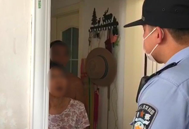 浦东警方查处上海首例养犬人遗弃犬只案：罚五百元，吊销犬证