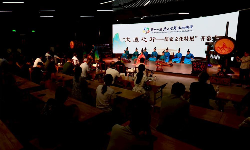 7月8日，“大道之行——儒家文化特展”在山东曲阜孔子博物馆开幕。新华社发（侯新建 摄）