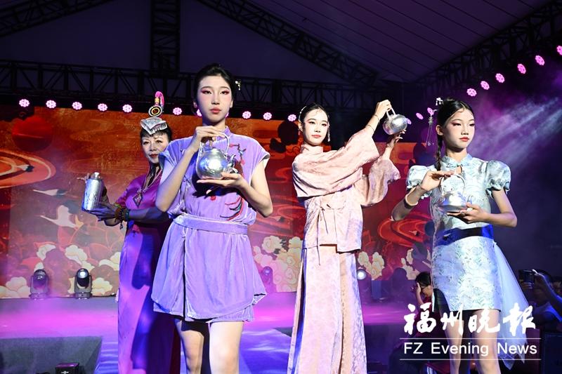 台江“非遗一条街”艺术展演暨街头艺人秀活动启动